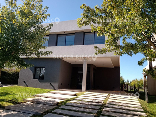 Casa Chalet  En Venta En Tipas, Nordelta, Tigre