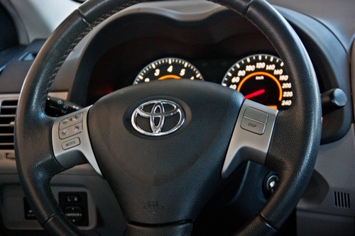 Toyota Corolla 1.8 Gli 16v Flex 4p Automático