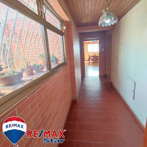 Imagen 2 de 15 de En Venta Espacioso Apartamento Zona Centro Residencia Torre Venezolana
