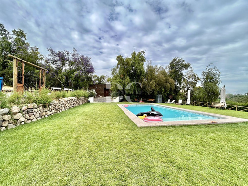 Casa En Venta De 2 Dorm. En Colina
