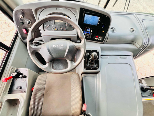 Rodoviario Motor Dianteiro 22/23 Comil Versatille Ar Condic