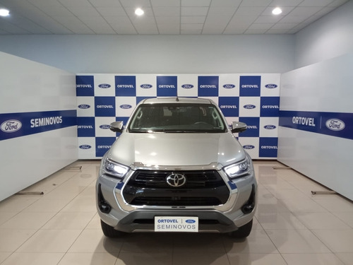 Toyota Hilux 2.8 D-4D TURBO DIESEL CD SRX 4X4 AUTOMÁTICO