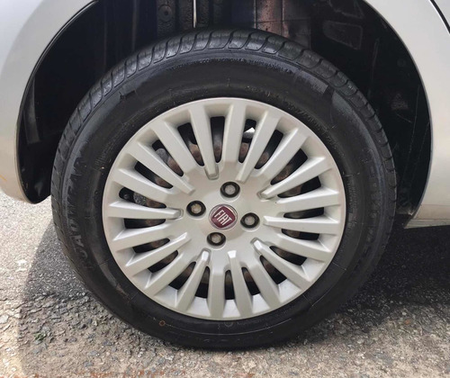 Fiat Punto 1.4 Attractive 2011/2012 Manual