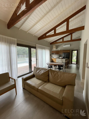 Casa En Venta 3 Dormitorios En Parque Leloir