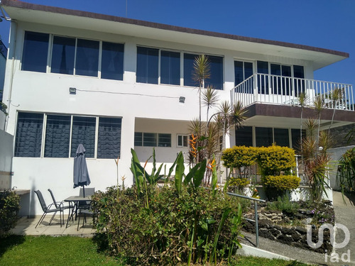 Venta Casa 8 Ambientes Lomas De Cortes