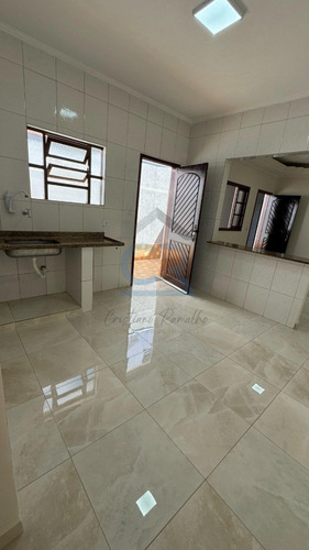 Venha Visitar Essa Linda Casa Geminada Com Dois Quartos, Sendo Um Suíte E Um Banheiro Social , 02 Vagas Garagem , Área De Serviço , Espeço Gourmet , Muito Bem Localizado Em Bairro Residencial !