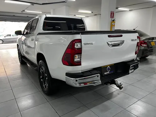 Toyota Hilux 2.4 Diésel Automática