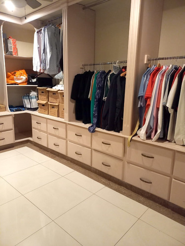 Imagen 16 de 21 de Venta De Espectacular Casa Familiar En Urbanización Los Ángeles