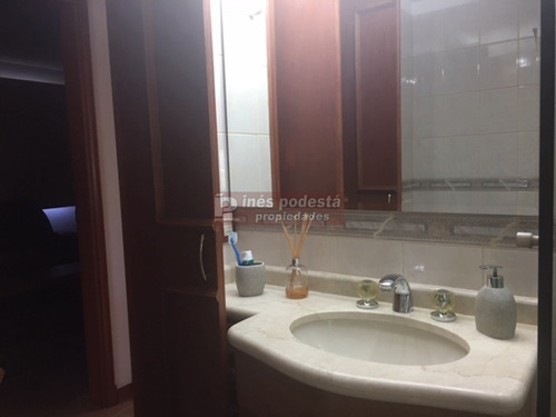 Casa En Zona De Colegios- Ref: 8920