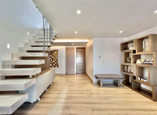 Moderno Penthouse: El Golf