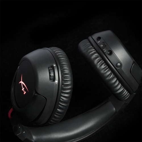 Auriculares gamer inalámbricos HyperX Cloud Flight HX-HSCF negro con luz rojo LED