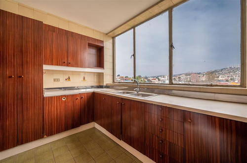 Departamento Con Vista En Venta De 2 Dorm. En Cerro Castilo