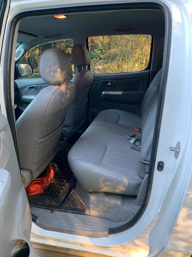 Toyota Hilux 3.0 Cd Srv Cuero I 171cv 4x4 4at 2011