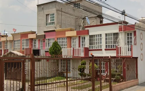 Casa En Venta, Recuperación Bancaria, Col. Los Heroes Tecamac, Tecamac, Estado De Mexico. Jf08