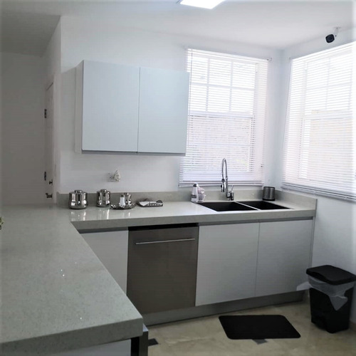Imagen 3 de 15 de Townhouse En Venta En Zona Este