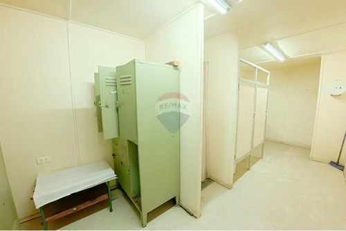 Bodega Con Oficina En Recoleta