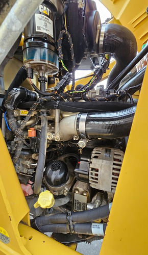 Retroexcavadora Caterpillar 424 2021 $1,300,000.00m.n