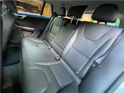 Volvo V60 2.0 T5 Momentum Turbo Gasolina 4p Automático