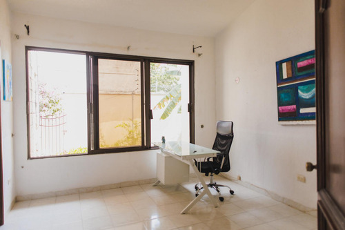Casa En Venta Merida, Fracc. Montecristo, Estilo Californiano De 1 Planta, Entrega Inmediata.