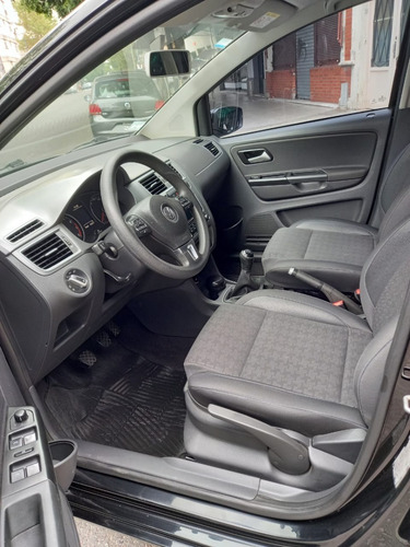Volkswagen Fox 1.6 Trendline 2015 /bareinautos