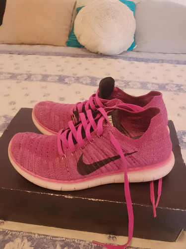 Zapatillas Nike Free Rn Flyknit Original. Mujer. (Usado)