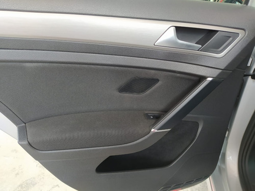 Volkswagen Golf 2015 Trendline Tp 1600cc R15