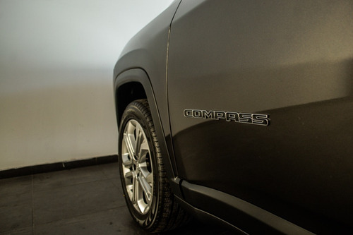 Imagen 11 de 15 de Jeep Compass 2021 2.4 Longitude Plus