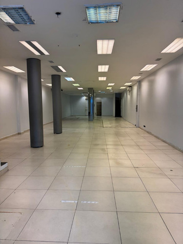 Local En Alquiler En Tribunales Apto Para Bancos Gimnasios Librerias 440m2