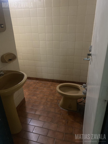 Venta C/ Renta De Excelente Local Sobre Av Beiro En Villa Devoto