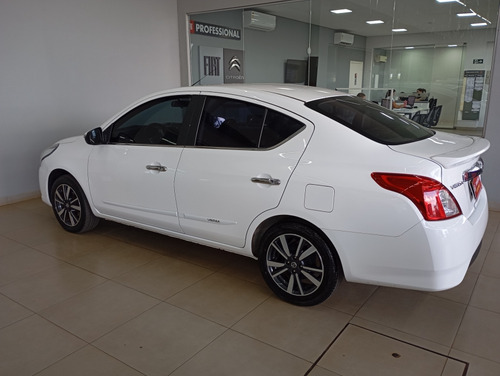 Nissan Versa 1.6 16V FLEXSTART UNIQUE 4P XTRONIC