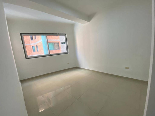 Imagen 17 de 20 de Se Vende Apartamento 85mt2 En Edificio Río Apure El Parral 165552 Andres Peña