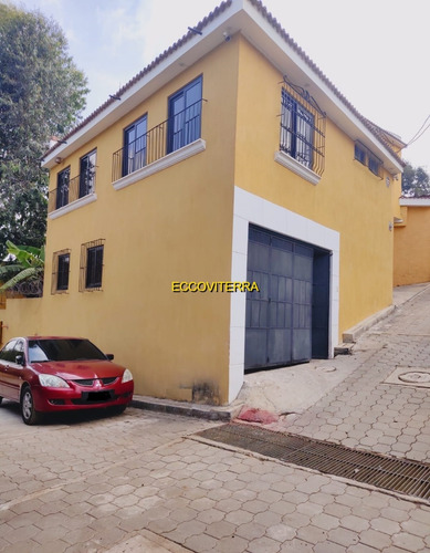Moderno Apartamento En Venta, Dos Niveles, Dos Amplios Dormitorios, Incluye Area Para Jardin