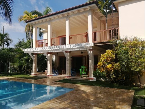 Venta De Villa En Punta Cana Village.