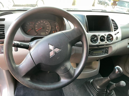 Imagem 8 de 14 de Mitsubishi L200 Triton Glx 3.2 Cd Tb Int.diesel Mec