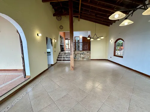 Casa En Arriendo En Loma Del Escobero. Cod A776176
