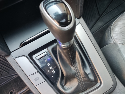 Imagen 10 de 15 de Hyundai Elantra 2.0 Limited Tech Navi At