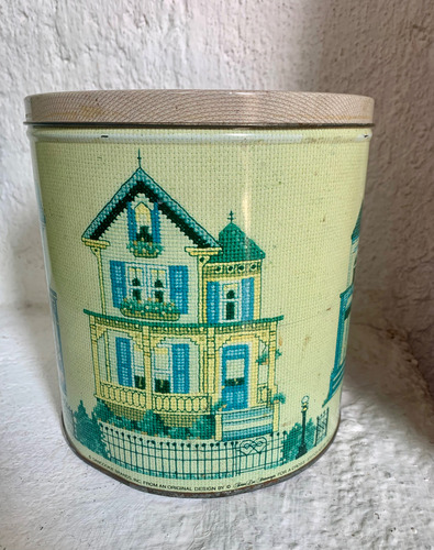 Antiguo Bote Galletero Casa Victorianas Bordadas (Usado)