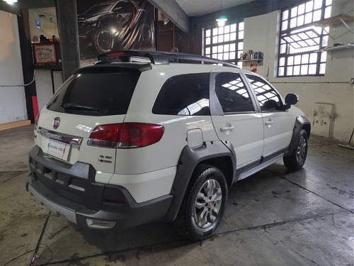 Imagen 8 de 20 de Fiat Palio Weekend Adventure Locker Gnc