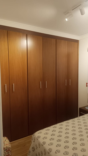 Apartamento De Dois Dormitórios Com Móveis Planejados.