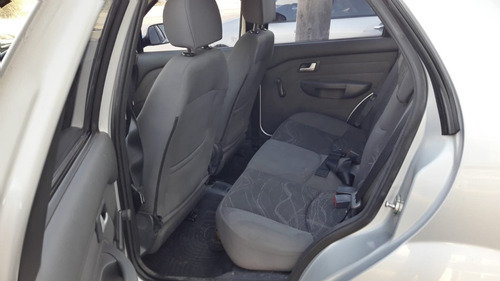 Imagen 10 de 12 de Fiat Siena El 1.4l 2013
