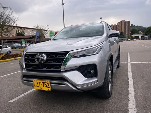 Toyota Fortuner Srv 2.4 Diesel 4x2 At 2023