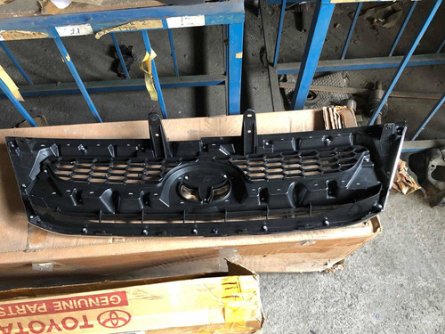 Pieza Parrilla Delantera Cromada Hilux Kavak 06-11