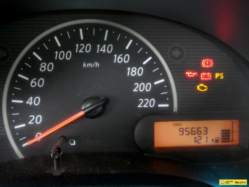 Imagen 24 de 25 de Nissan March Active