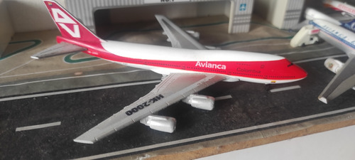 Avión De Colección Avianca Escala 1/400