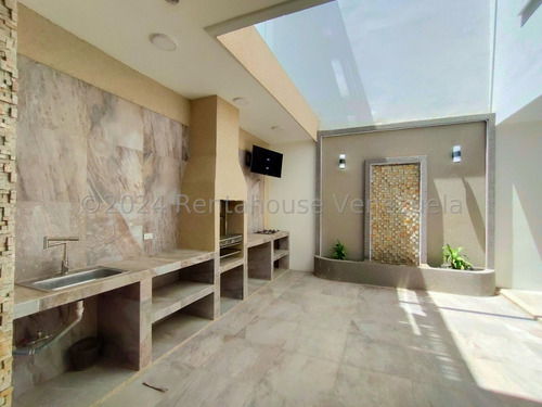Lujoso Townhouse En Venta Ubicado En La Morita Urb Villas Ingenio I Db 24-28766