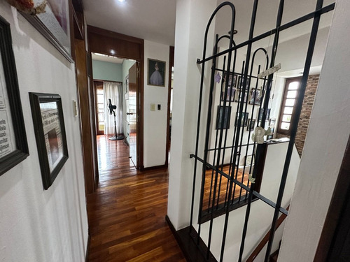 Casa 4 Ambientes Con Patio, Venta R. De Escalada