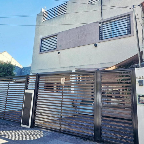 Casa Triplex En Venta En Olivos, Vicente López, G.b.a. Zona Norte