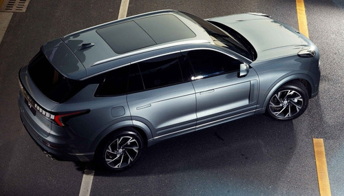 lynk & co 09 2.0T Mhev Awd At8