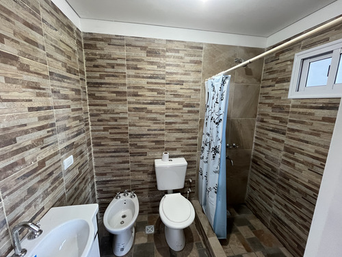 Vendo Casa Con 4 Habitaciones En Herrera, Entre Ríos.