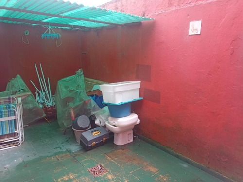 Imagen 18 de 19 de Casa De 2 Dormitorios En Buceo. Jardín , Patio Y Cochera.